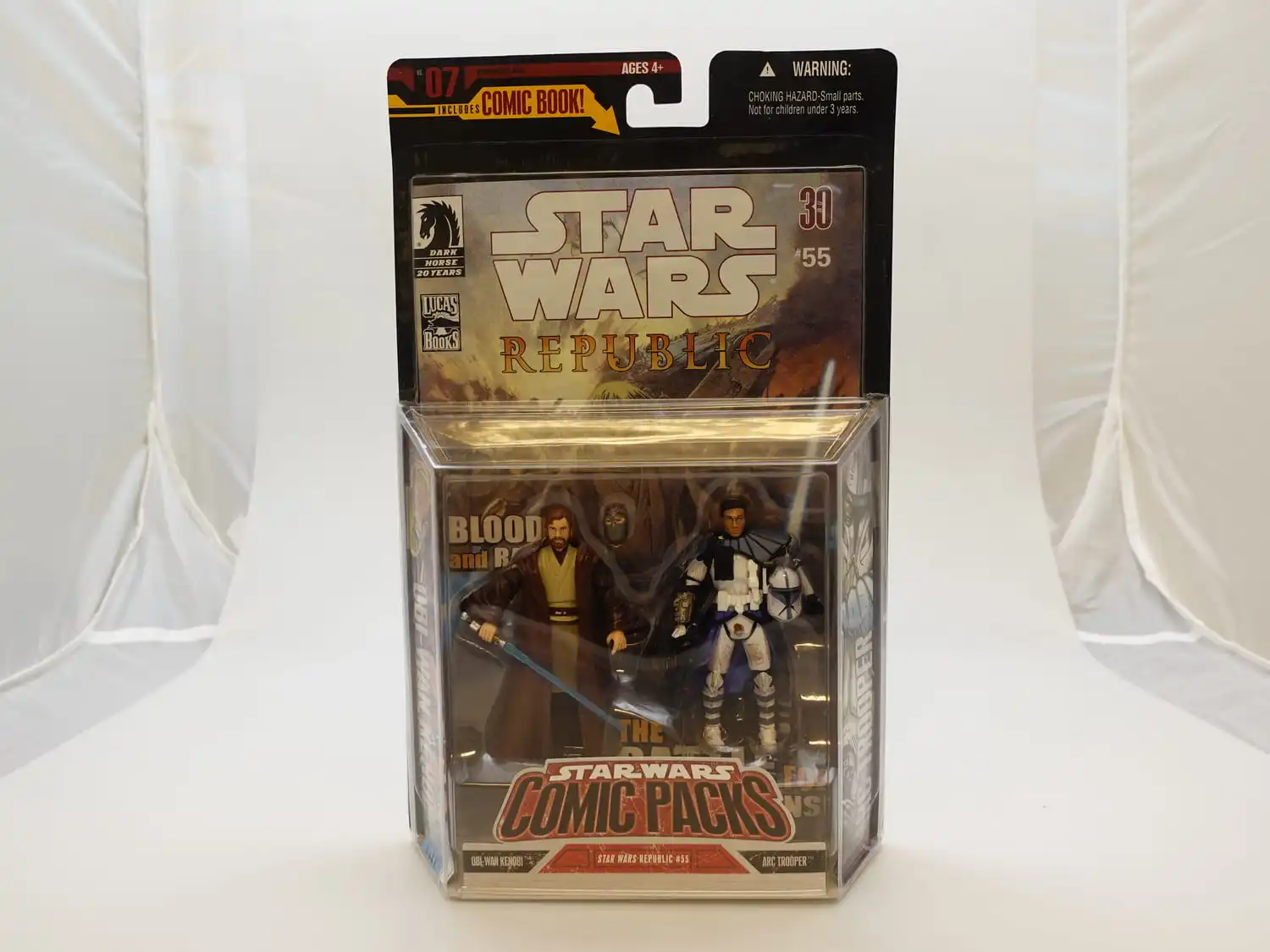 Star Wars Comic Packs 3,75" Star Wars Republic #55 (Obi-Wan Kenobi & ARC Trooper Action Figures) 1 Star Wars Comic Packs 3,75" Star Wars Republic #55 (Obi-Wan Kenobi & ARC Trooper Action Figures)