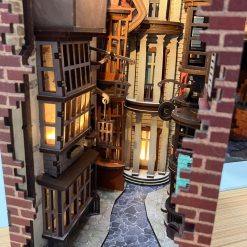 Harry Potter Tiny Adventures Book Nook Mini Diorama Diagon Alley 23 cm