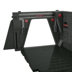 Star Wars: The Mandalorian Vintage Collection Moff Gideons Imperial Light Cruiser Hallway with Mandalorian Privateer Figure 10 cm