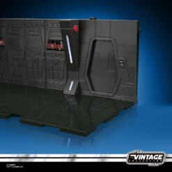 Star Wars: The Mandalorian Vintage Collection Moff Gideons Imperial Light Cruiser Hallway with Mandalorian Privateer Figure 10 cm