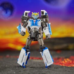 Transformers Legacy United Deluxe Class Strongarm Action Figure