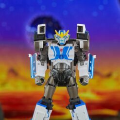 Transformers Legacy United Deluxe Class Strongarm Action Figure