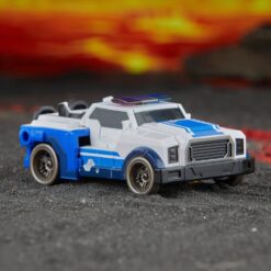 Transformers Legacy United Deluxe Class Strongarm Action Figure