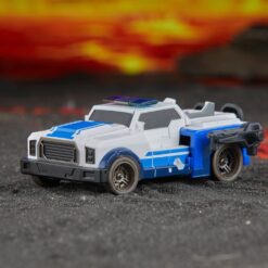 Transformers Legacy United Deluxe Class Strongarm Action Figure