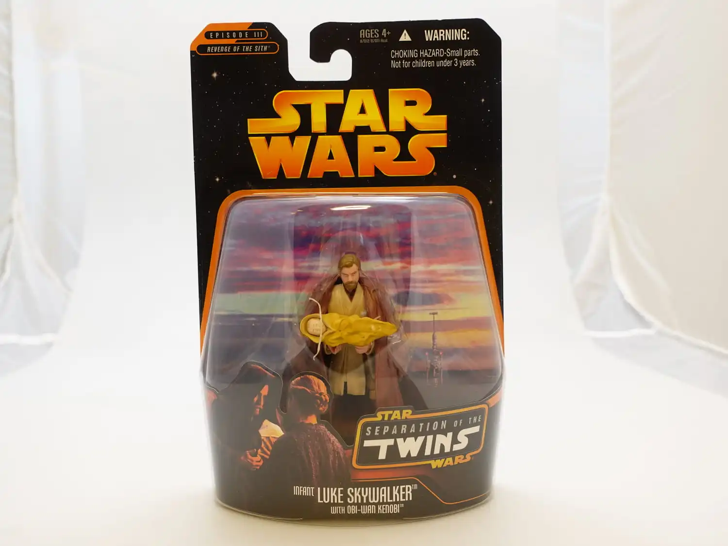 Star Wars Episode III Revenge of the Sith Separation of the Twins 3.75" Infant Luke Skywalker with Obi-Wan Kenobi 1 Star Wars Episode III Revenge of the Sith Separation of the Twins 3.75" Infant Luke Skywalker with Obi-Wan Kenobi