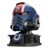 Warhammer 40,000: Space Marine 2 Replica Ultramarines Lieutenant Titus hjelm med Display Stand 44 cm