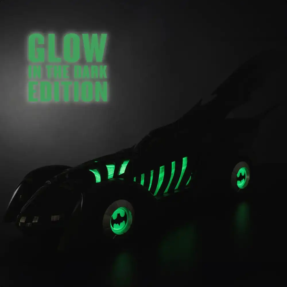 Batman Forever DC Multiverse Vehicle Batmobile Glow in the Dark Edition (Gold Label) 79 cm 10 Batman Forever DC Multiverse Vehicle Batmobile Glow in the Dark Edition (Gold Label) 79 cm - Bilde 10