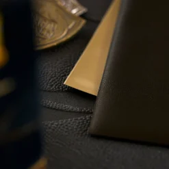 Dragon Shield Matte Dual Sleeves Black & Gold (100 stk)