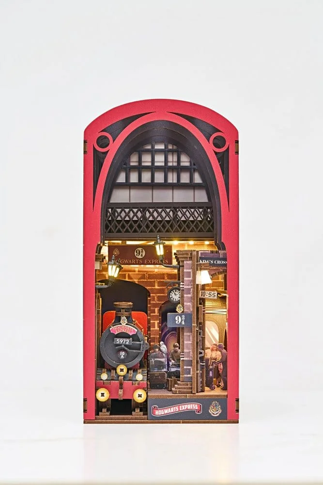 Harry Potter Tiny Adventures Book Nook Mini Diorama Hogwarts Express 18 cm 4 Revell Harry Potter Tiny Adventures Book Nook Mini Diorama Hogwarts Express 18 cm bilde 3